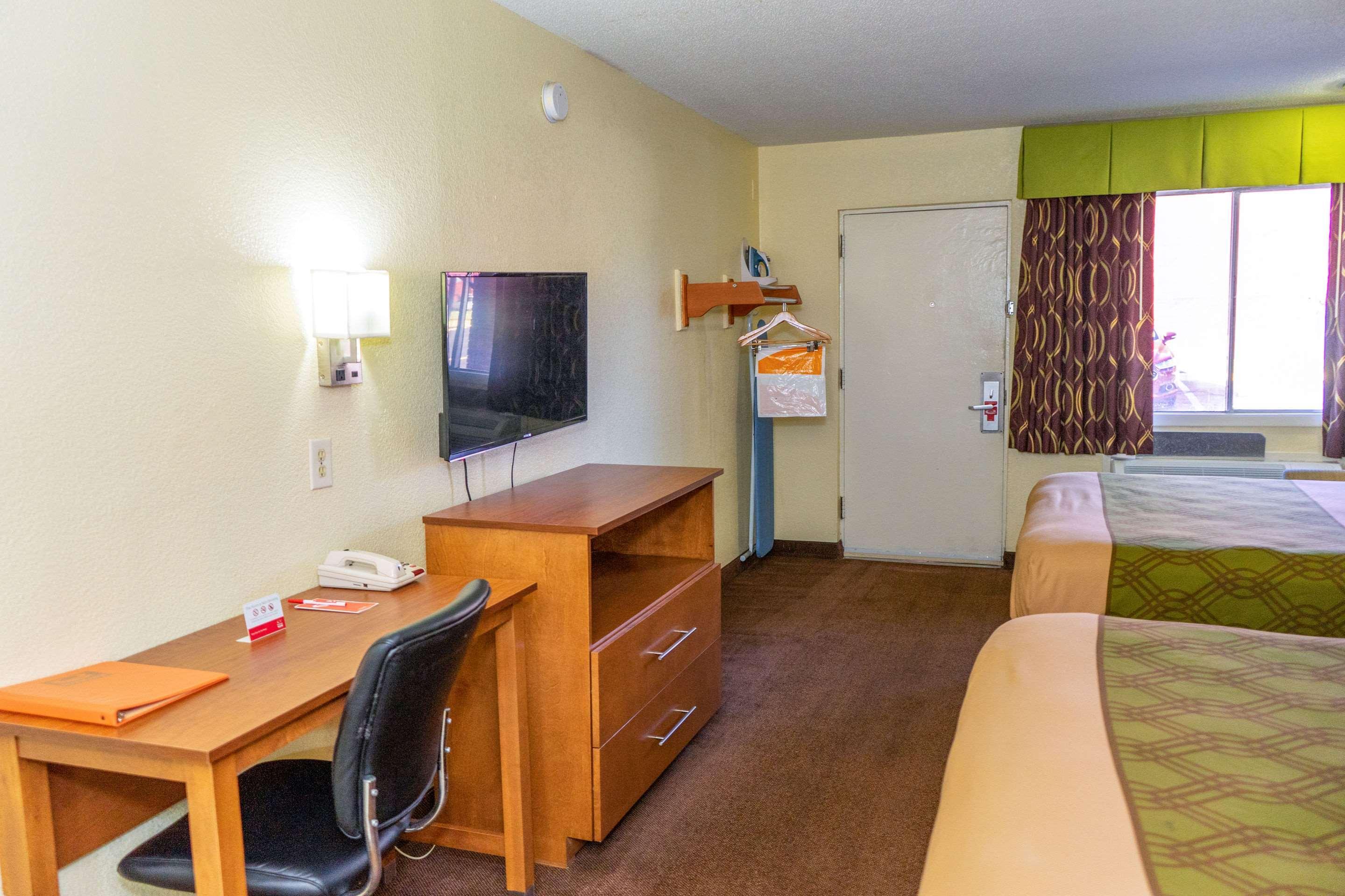 Econo Lodge Weldon - Roanoke Rapids Exterior photo